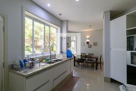 Casa de condomínio à venda com 750m², 4 quartos e 10 vagas Casa de condomínio à venda com 750m², 4 quartos e 10 vagasCozinha