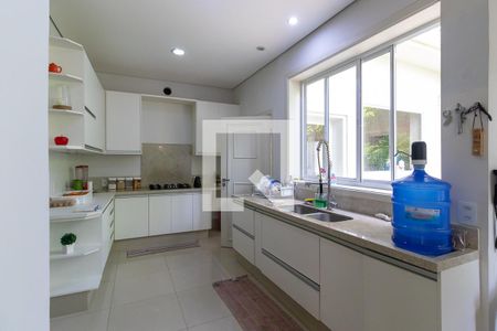 Casa de condomínio à venda com 750m², 4 quartos e 10 vagas Casa de condomínio à venda com 750m², 4 quartos e 10 vagasCozinha