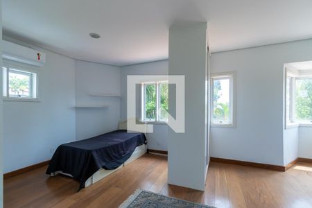 Casa de condomínio à venda com 750m², 4 quartos e 10 vagas Casa de condomínio à venda com 750m², 4 quartos e 10 vagasCasa espaço de lazer