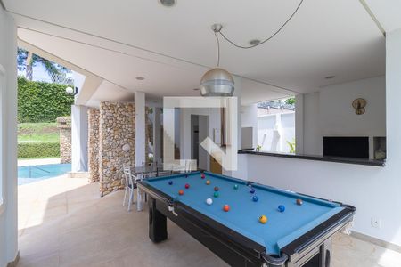 Casa de condomínio à venda com 750m², 4 quartos e 10 vagas Casa de condomínio à venda com 750m², 4 quartos e 10 vagasChurrasqueira e espaço de jogos