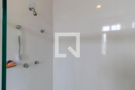 Casa de condomínio à venda com 750m², 4 quartos e 10 vagas Casa de condomínio à venda com 750m², 4 quartos e 10 vagasBanheiro da suíte 4