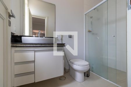 Casa de condomínio à venda com 750m², 4 quartos e 10 vagas Casa de condomínio à venda com 750m², 4 quartos e 10 vagasBanheiro da suíte 4