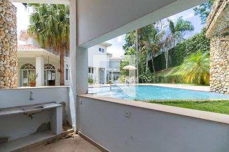 Casa de condomínio à venda com 750m², 4 quartos e 10 vagas Casa de condomínio à venda com 750m², 4 quartos e 10 vagasQuintal
