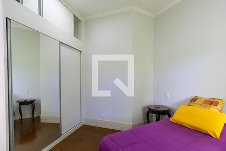 Casa de condomínio à venda com 750m², 4 quartos e 10 vagas Casa de condomínio à venda com 750m², 4 quartos e 10 vagasQuarto da suíte 2