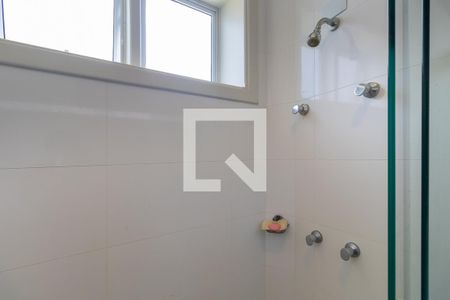 Casa de condomínio à venda com 750m², 4 quartos e 10 vagas Casa de condomínio à venda com 750m², 4 quartos e 10 vagasBanheiro da suíte 3