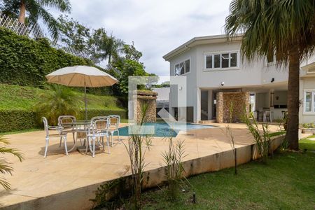 Casa de condomínio à venda com 750m², 4 quartos e 10 vagas Casa de condomínio à venda com 750m², 4 quartos e 10 vagasQuintal