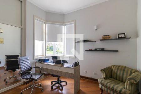 Casa de condomínio à venda com 750m², 4 quartos e 10 vagas Casa de condomínio à venda com 750m², 4 quartos e 10 vagasEscritório