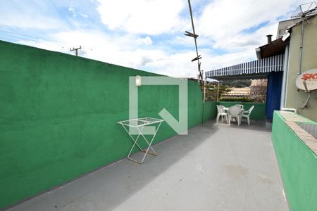 Casa à venda com 200m², 5 quartos e 2 vagasVaranda