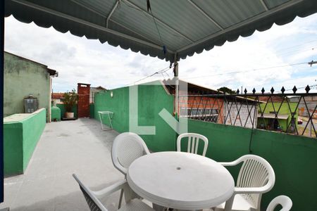 Casa à venda com 200m², 5 quartos e 2 vagasVaranda