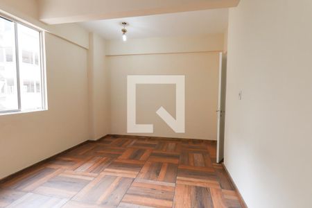 Quarto 1 de apartamento para alugar com 2 quartos, 70m² em Centro, Curitiba