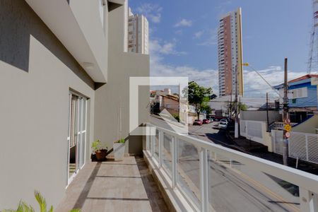 Casa à venda com 150m², 3 quartos e 3 vagas Casa à venda com 150m², 3 quartos e 3 vagasVaranda
