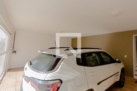 Casa à venda com 150m², 3 quartos e 3 vagas Casa à venda com 150m², 3 quartos e 3 vagasGaragem