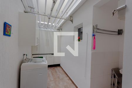 Casa à venda com 150m², 3 quartos e 3 vagas Casa à venda com 150m², 3 quartos e 3 vagasÁrea de Serviço