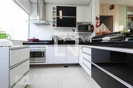 Casa à venda com 523m², 5 quartos e 3 vagas