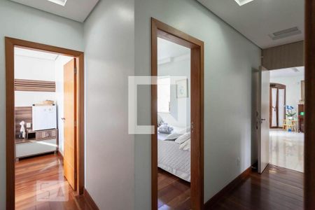 Casa à venda com 523m², 5 quartos e 3 vagas