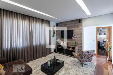 Casa à venda com 5 quartos, 523m² em Nova Floresta, Belo Horizonte