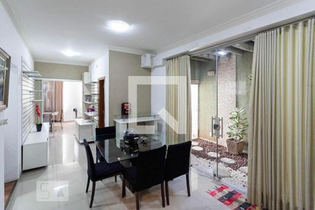 Casa à venda com 523m², 5 quartos e 3 vagas