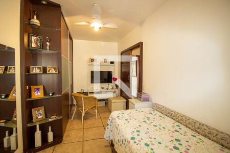 Casa de condomínio à venda com 310m², 4 quartos e 2 vagasQuarto 4