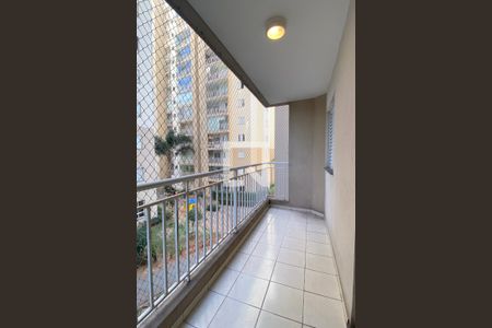 Apartamento para alugar com 72m², 2 quartos e 1 vagaVaranda