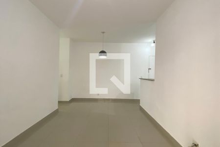 Apartamento para alugar com 72m², 2 quartos e 1 vagaSala