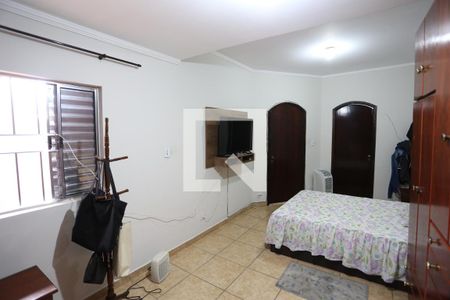 Casa à venda com 160m², 4 quartos e 8 vagasSuíte