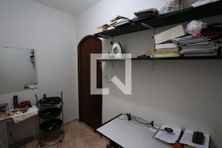 Casa à venda com 160m², 4 quartos e 8 vagasEscritório