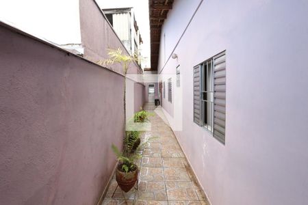 Casa à venda com 160m², 4 quartos e 8 vagasCorredor Lateral