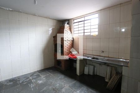 Casa à venda com 160m², 4 quartos e 8 vagasChurrasqueira
