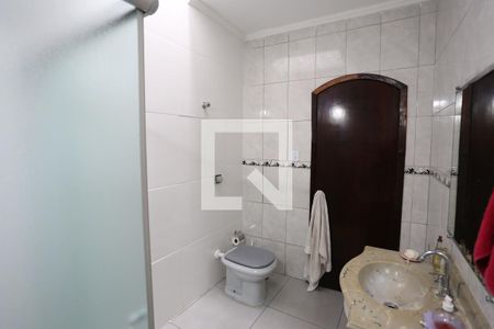 Casa à venda com 160m², 4 quartos e 8 vagasBanheiro da Suíte