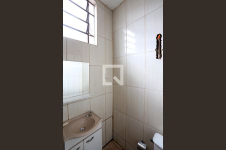 Casa à venda com 160m², 4 quartos e 8 vagasLavabo da Garagem