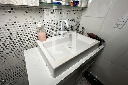 Casa à venda com 120m², 3 quartos e 4 vagasPia do Banheiro da Suíte