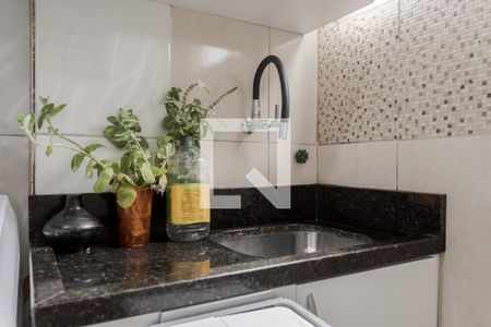 Apartamento à venda com 66m², 3 quartos e sem vaga Apartamento à venda com 66m², 3 quartos e sem vagaCozinha e Área de Serviço
