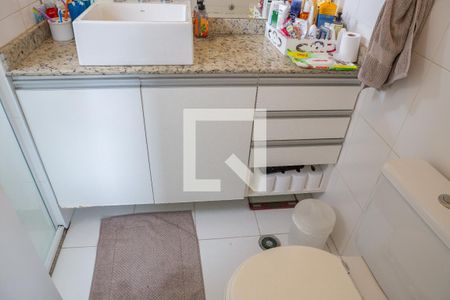 Apartamento à venda com 76m², 2 quartos e 2 vagasBanheiro da Suíte