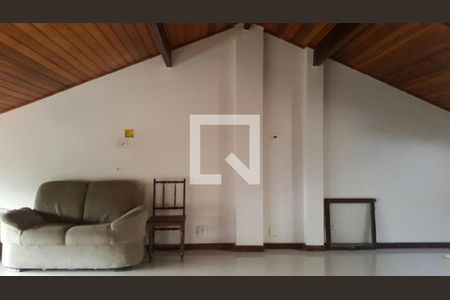 Casa à venda com 3 quartos, 200m² em Paciência, Rio de Janeiro