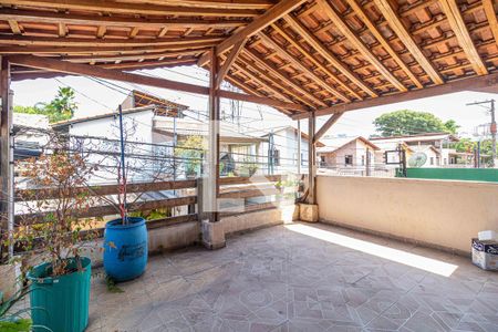 Casa de condomínio à venda com 130m², 3 quartos e 2 vagas Casa de condomínio à venda com 130m², 3 quartos e 2 vagasVaranda