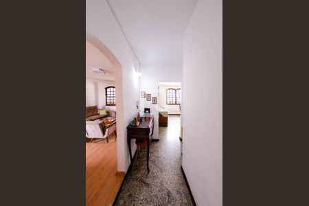 Corredor de casa à venda com 4 quartos, 251m² em Nova Suíça, Belo Horizonte