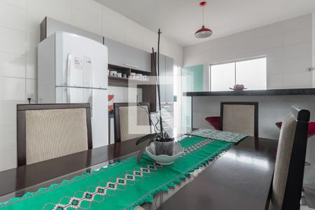 Casa à venda com 210m², 6 quartos e 2 vagas Casa à venda com 210m², 6 quartos e 2 vagasCasa 1 - Cozinha