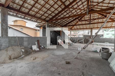 Casa à venda com 210m², 6 quartos e 2 vagas Casa à venda com 210m², 6 quartos e 2 vagasCasa 1 - Terraço