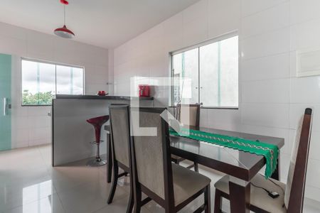 Casa à venda com 210m², 6 quartos e 2 vagas Casa à venda com 210m², 6 quartos e 2 vagasCasa 1 - Cozinha