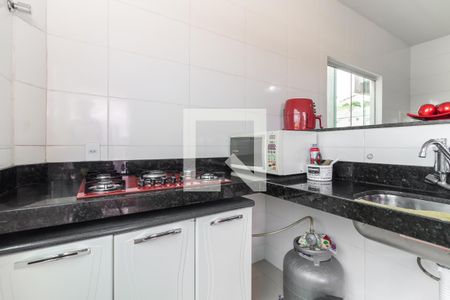 Casa à venda com 210m², 6 quartos e 2 vagas Casa à venda com 210m², 6 quartos e 2 vagasCasa 1 - Cozinha