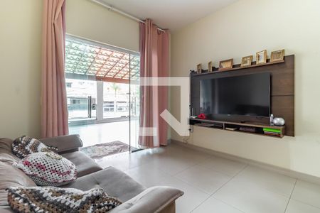 Casa à venda com 210m², 6 quartos e 2 vagas Casa à venda com 210m², 6 quartos e 2 vagasCasa 1 - Sala
