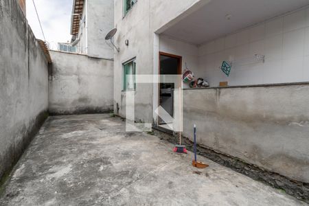 Casa à venda com 210m², 6 quartos e 2 vagas Casa à venda com 210m², 6 quartos e 2 vagasCasa 2 - Área Externa