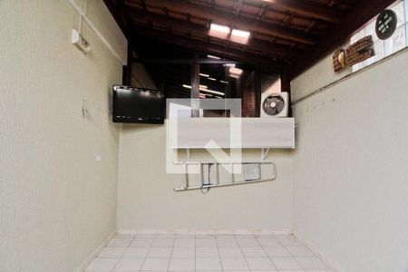 Área Externa de casa para alugar com 3 quartos, 180m² em Vila Albertina, São Paulo