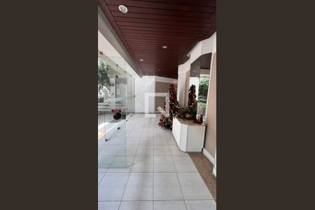 Apartamento à venda com 114m², 2 quartos e 1 vaga Apartamento à venda com 114m², 2 quartos e 1 vagaFachada e portaria