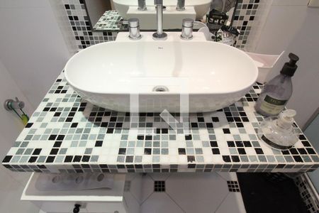 Apartamento à venda com 114m², 2 quartos e 1 vaga Apartamento à venda com 114m², 2 quartos e 1 vagaBanheiro Social