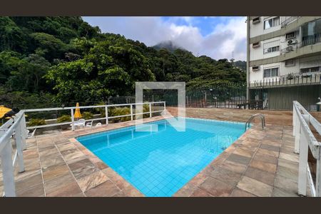 Apartamento à venda com 114m², 2 quartos e 1 vaga Apartamento à venda com 114m², 2 quartos e 1 vagaPiscina