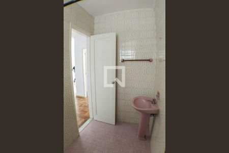 Banheiro de apartamento para alugar com 1 quarto, 54m² em Fátima, Niterói