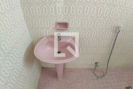 Banheiro de apartamento para alugar com 1 quarto, 54m² em Fátima, Niterói