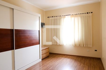 Casa à venda com 210m², 3 quartos e 2 vagas