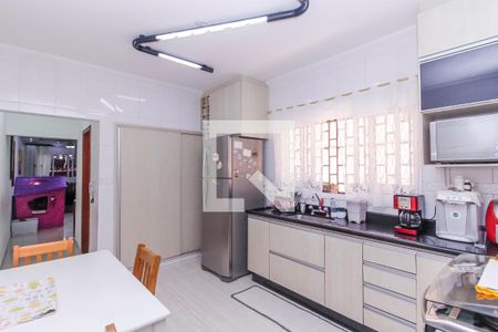 Casa à venda com 230m², 3 quartos e 2 vagas Casa à venda com 230m², 3 quartos e 2 vagasCozinha